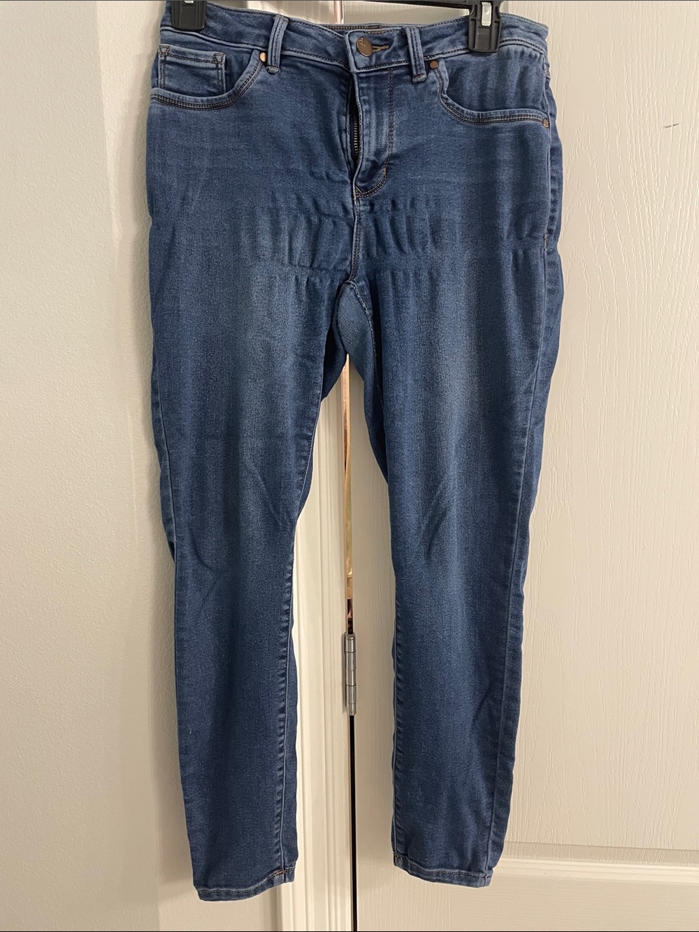 D. Jeans Women’s Mid-Rise Dark Blue Stretch Jeans